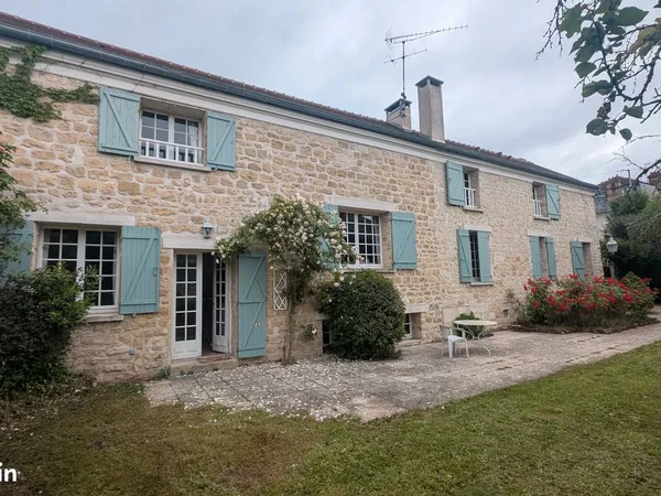 Chambres en foyer étudiant / Colocation à projet - Les Mureaux