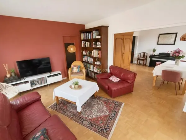 Appartement 3 pièces 92 m² avec balcon et garage
