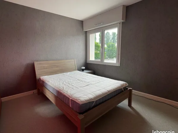 Chambre meublée disponible dès maintenant à Mérignac - coloc à 2