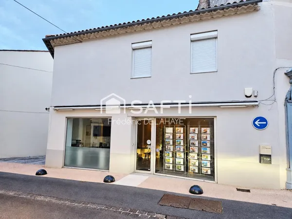 Immeuble de rapport au coeur de la rue commerçante de Lesparre-Médoc