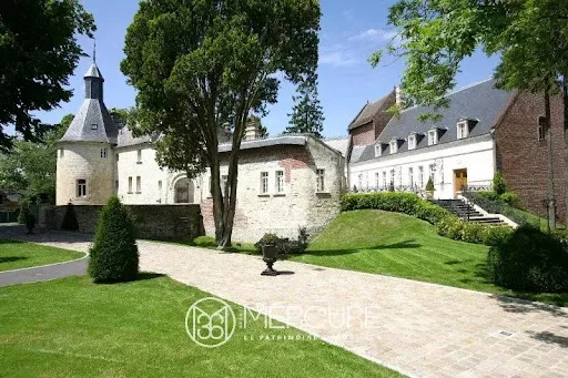 Château 35 pièces 2630 m²
