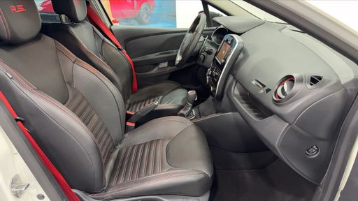 Renault Clio 1.6 Turbo 220 EDC6 - RS Trophy – 2016 – 90500 km – Essence – Boîte Automatique — photo 10