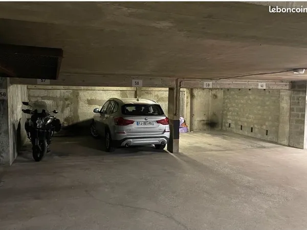 Parking 2 roues 38 rue des Cordelières, proche métro les Gobelins