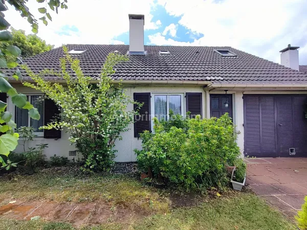 Maison familiale de 146 m² - 6 chambres - avec jardin et garage