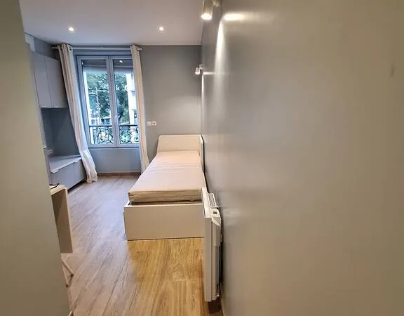 Studio 1 pièce 13 m²