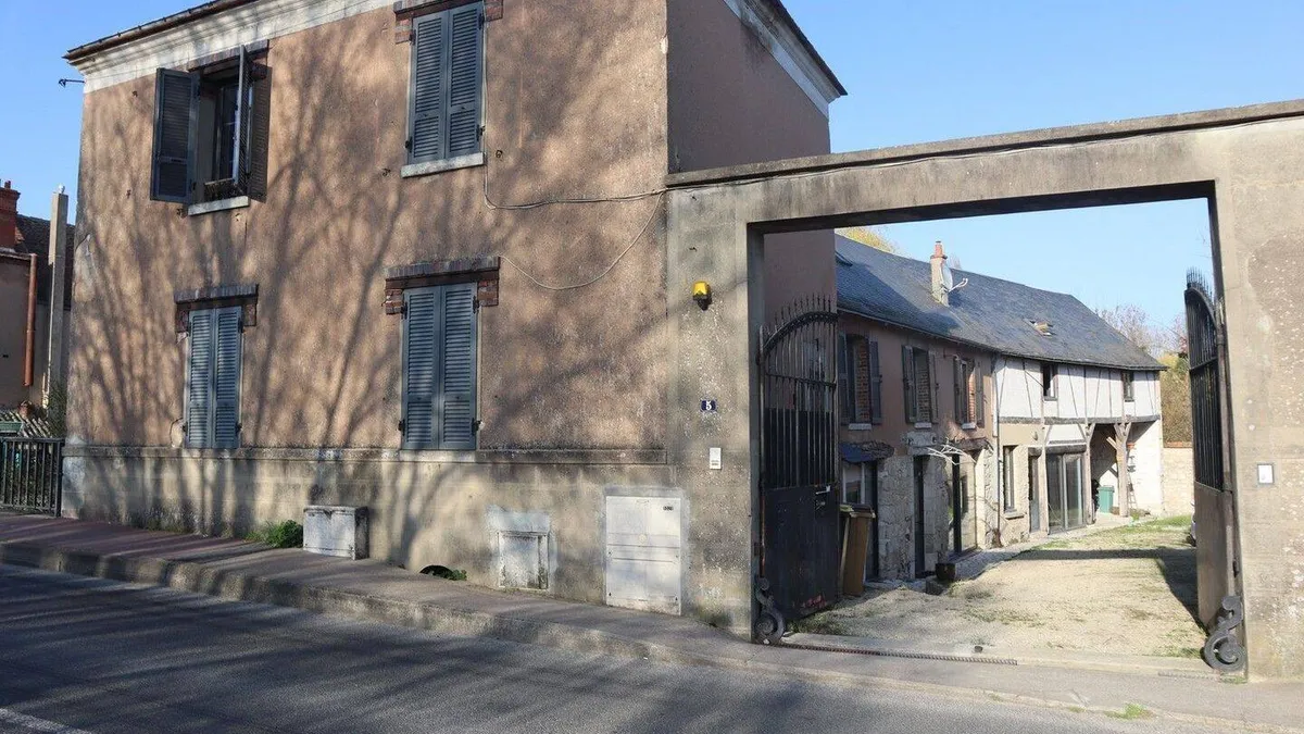 Photo 1