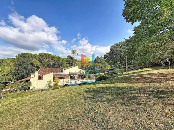 Maison 5 pièces 140 m²