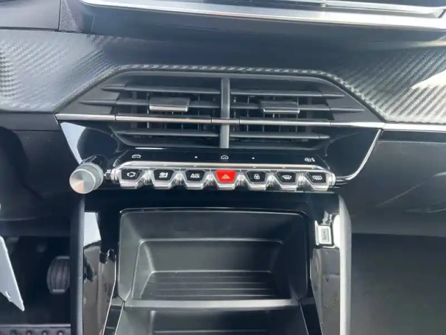 Peugeot 208 100 s&amp;s bvm6 — photo 21