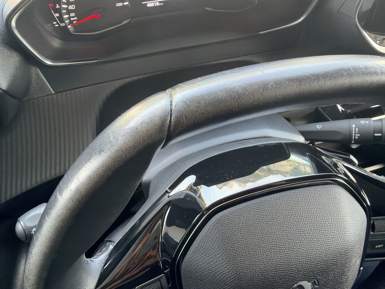 Peugeot 208 PureTech 100 S&amp;S BVM6 — photo 35