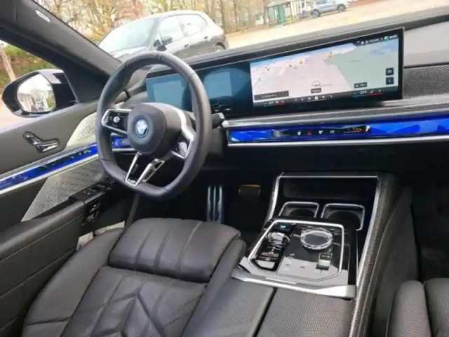 Bmw I7 m70 xdrive 659ch m performance — photo 3