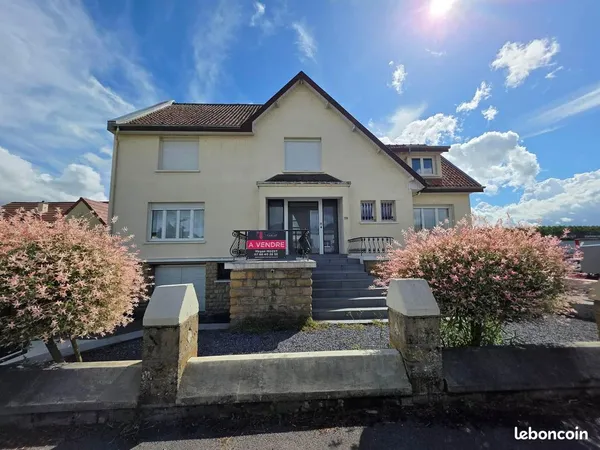 Maison 8 pièces 272 m²