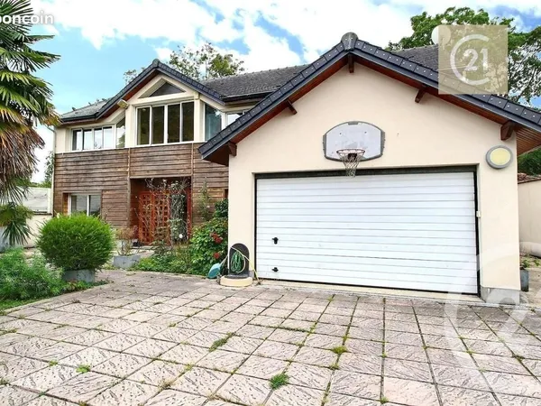 Maison 11 pièces 284 m²