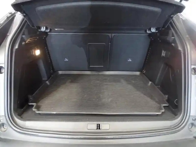 Peugeot 3008 1.2 puretech 130ch s&amp;s allure eat8 — photo 9