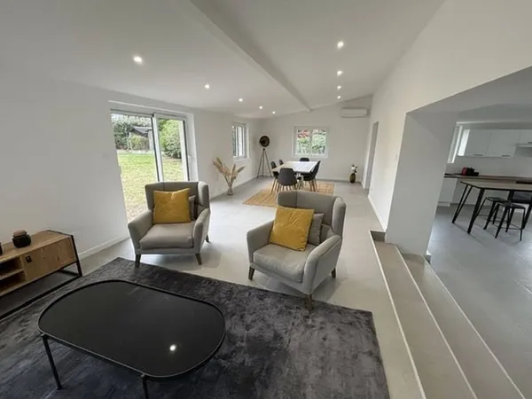Maison de plain-pied 6 pièces 144 m²
