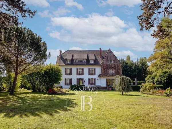 Maison 17 pièces 427 m²