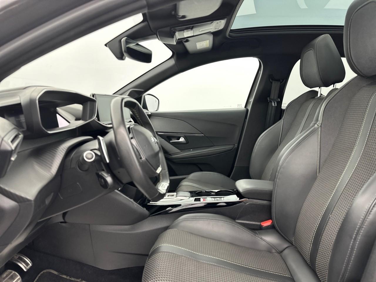 Peugeot 208 puretech 100 s&s eat8 gt — photo 9