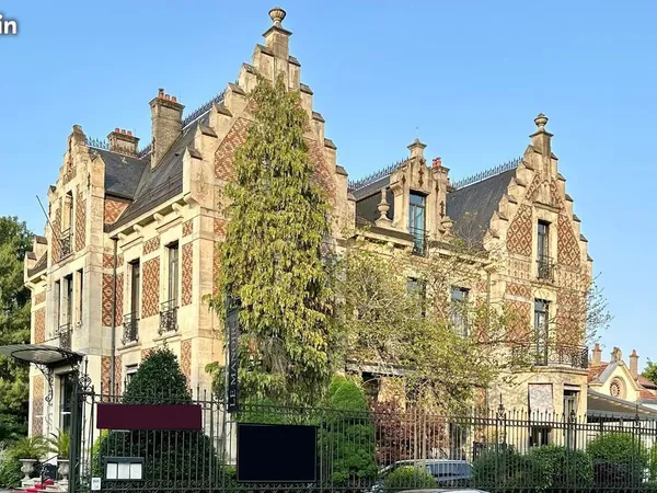 Superbe Immeuble de Rapport à l'architecture remarquable en Plein Centre d'Épinal