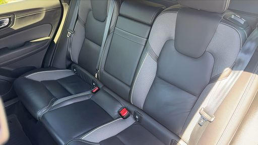 Volvo XC60 2.0 B4 197 Mild-Hybrid Geartronic8 - R-Design – 2020 – 142691 km – Diesel – Boîte Automatique — photo 32