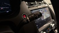 Jaguar E-Pace P300e PHEV 309ch R-Dynamic SE — photo 24