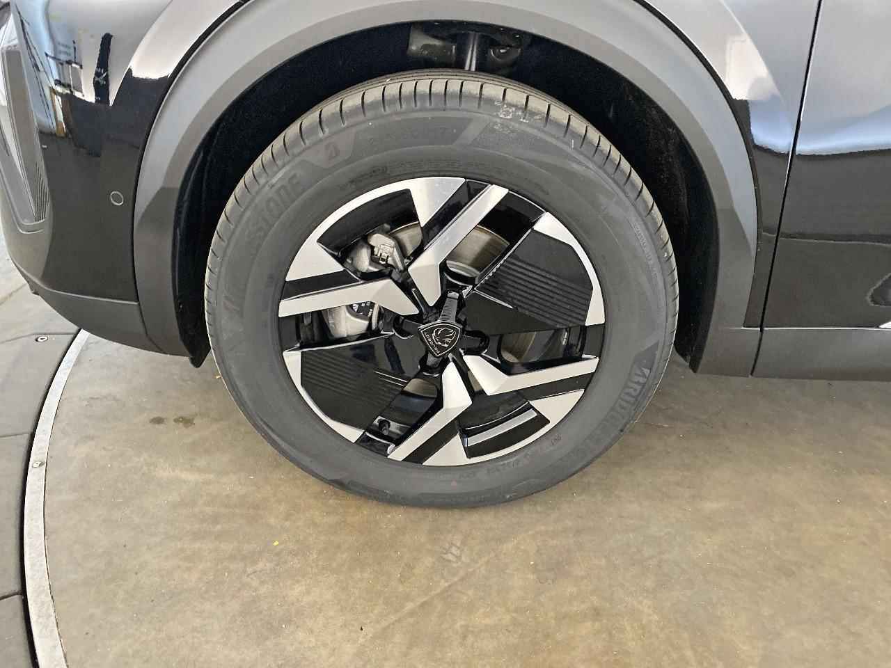 Peugeot 2008 hybrid 145 ch e-dcs6 allure — photo 11