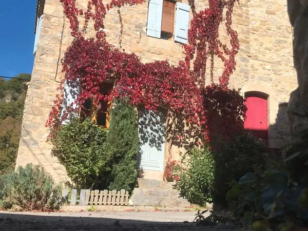 Partie de maison meublée 25 m² - Montauban-sur-l'Ouvèze