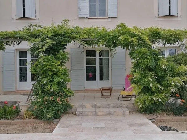 Maison 3 chambres 112m2, jardin arboré et clôturé de 701 m2