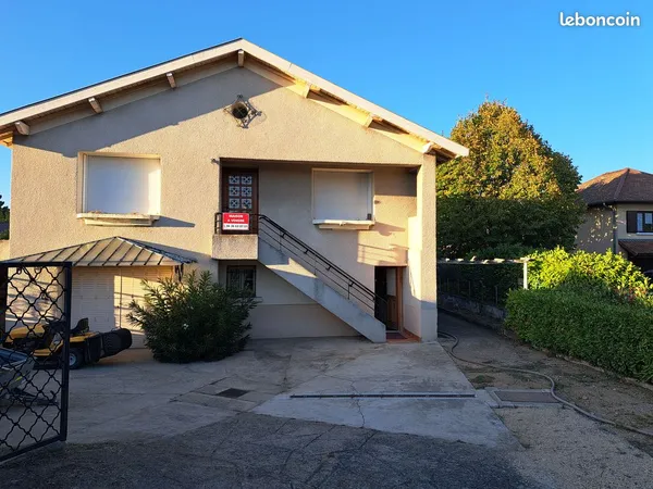 Maison individuelle 160 m2 sur terrain de 1600 m2 avec puit