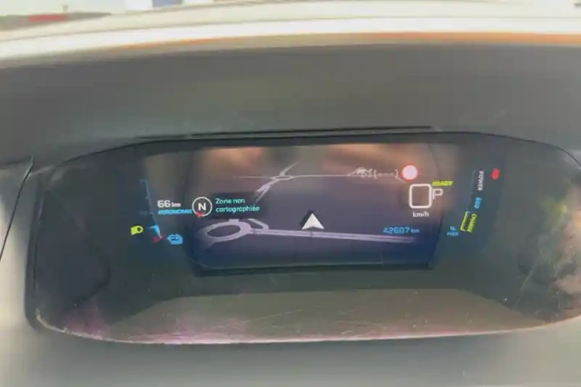 Peugeot 208 electrique 50 kwh 136ch — photo 15