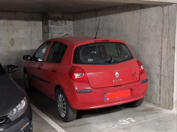 Location place parking - St Jacques / Pirmil