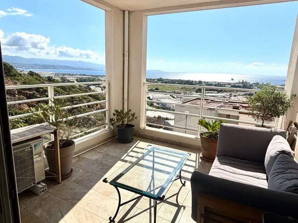 Loft/T2 52 m² - Terrasse 10 m² - Vue mer