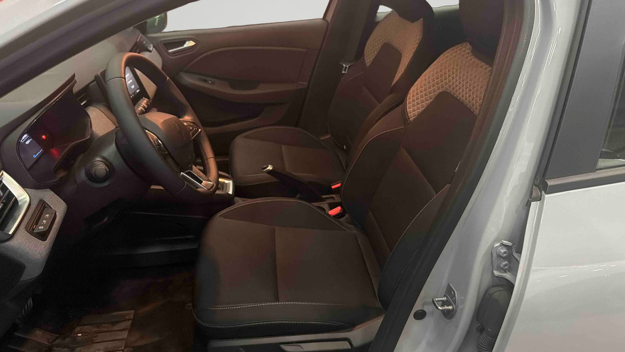 Renault Clio E-Tech full hybrid 145 ch GSR2 — photo 11