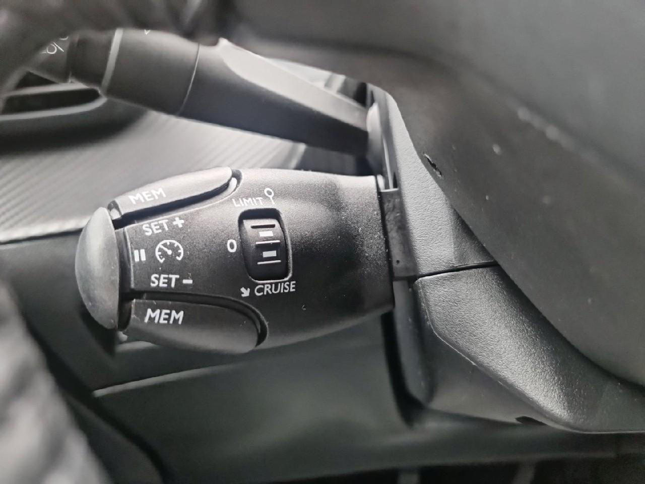 Peugeot 208 100 s&s bvm6 style — photo 20