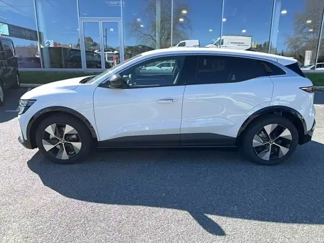 Renault Megane e-tech 220 ch autonomie confort gsr2 — photo 60