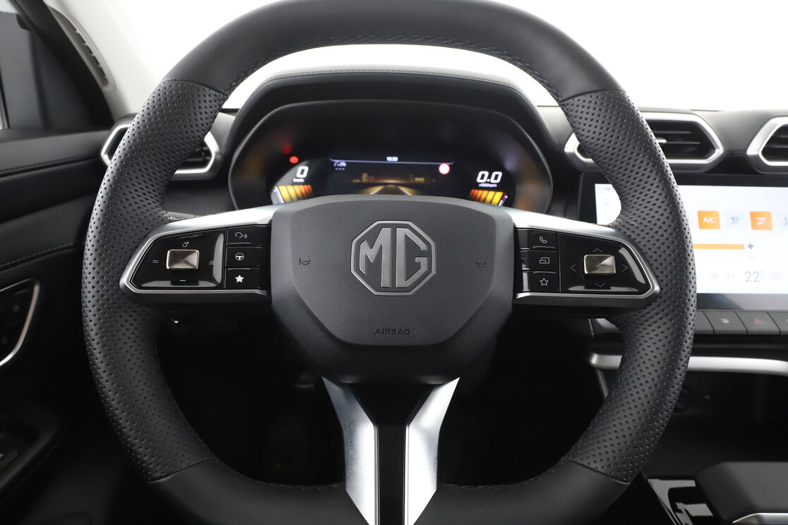 MG ZS 1.5 Hybrid+ Luxury — photo 13