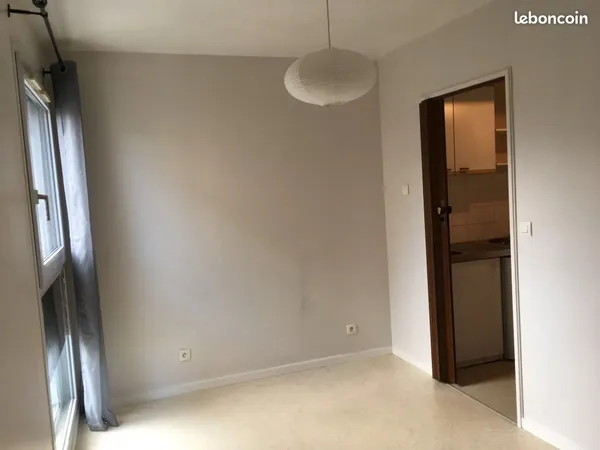 Tours Grammont, studio au calme avec ascenseur