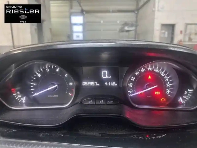 Peugeot 2008 puretech 82ch bvm5 — photo 54