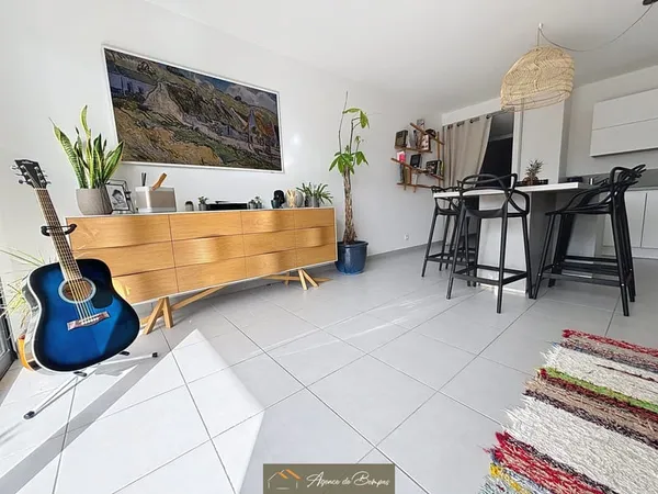 SECTEUR RESIDENTIEL - APPARTEMENT DE TYPE 3 - TERRASSE 23.48