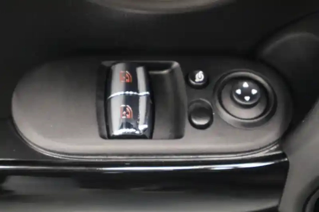 Mini Mini hatch 3 portes cooper 136 ch dkg7 — photo 103