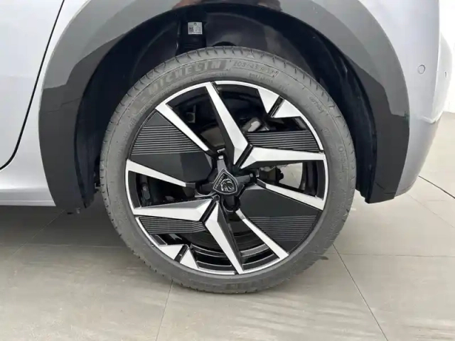 Peugeot 208 hybrid 110 e-dcs6 — photo 13