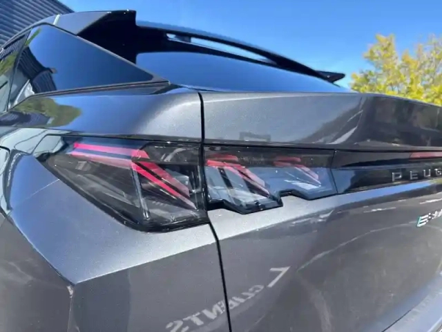 Peugeot 3008 electrique 210 ch 73 kwh — photo 17