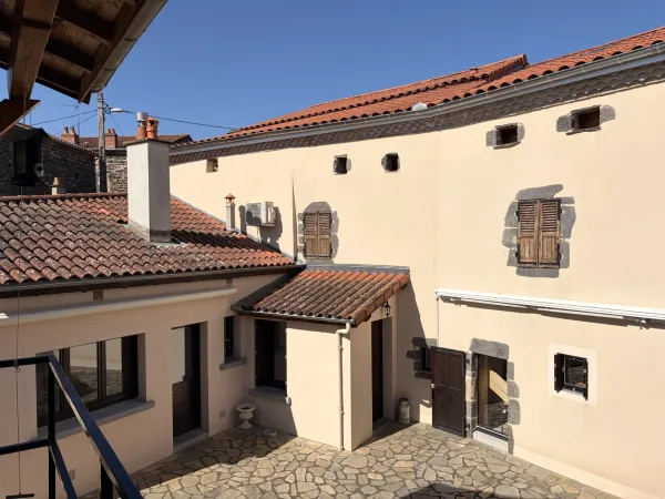 MAISON EN PIERRES