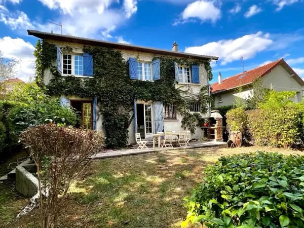 Maison 7 pièces 211 m²
