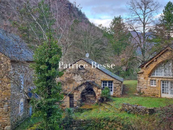 Maison 10 pièces 184 m²