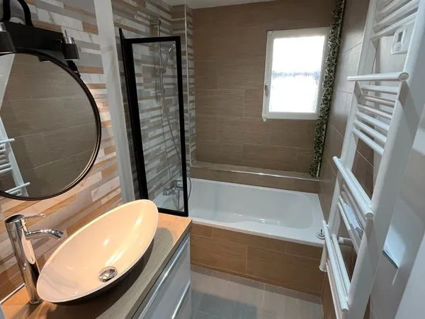 APPARTEMENT T3 rénové avec goût-TOULON OUEST