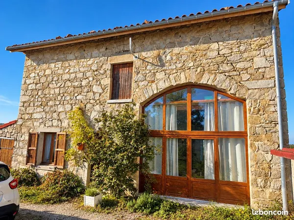 TALUYERS - Charmante maison T4 en pierre de 120 m², avec beau potentiel d'aménagement