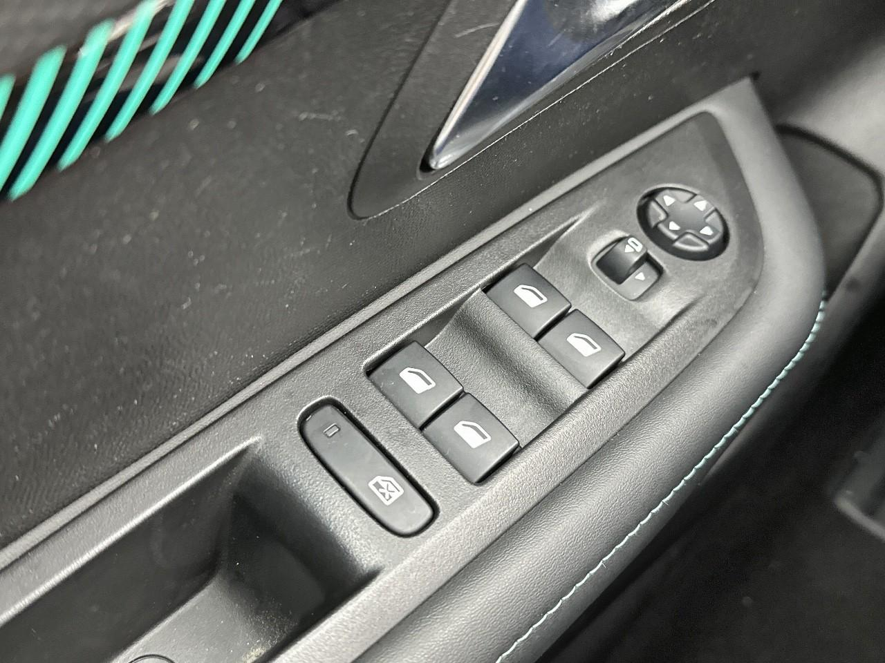 Peugeot 208 puretech 100 s&s bvm6 allure — photo 17