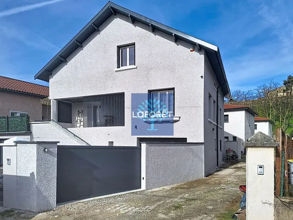 Maison 8 pièces 240 m²