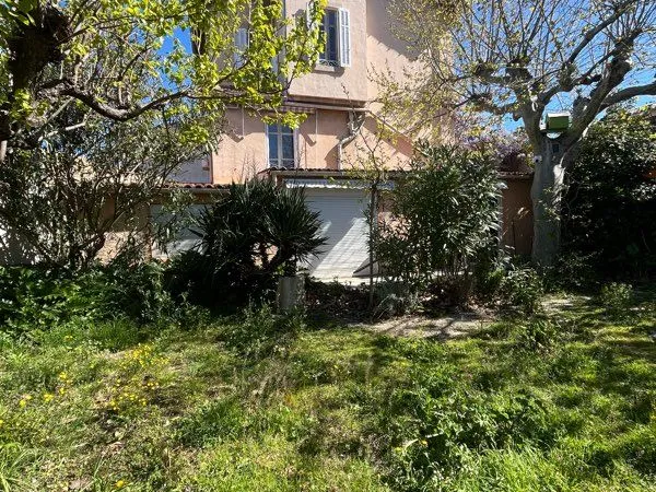 Direct particulier Maison à montolivet 145m2 sur parcelle 215m2 à rénover