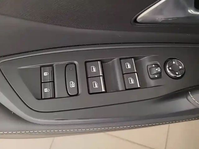 Peugeot 408 puretech 130 ch s&amp;s eat8 — photo 24