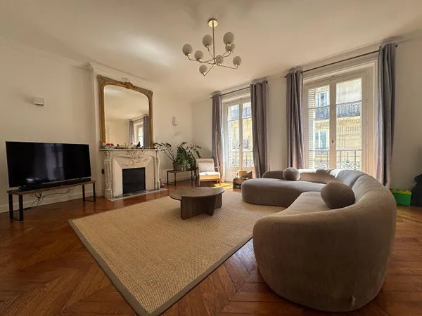 Appartement 5 pièces 158 m²